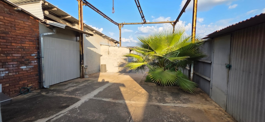 Commercial Property for Sale in Ifafi North West